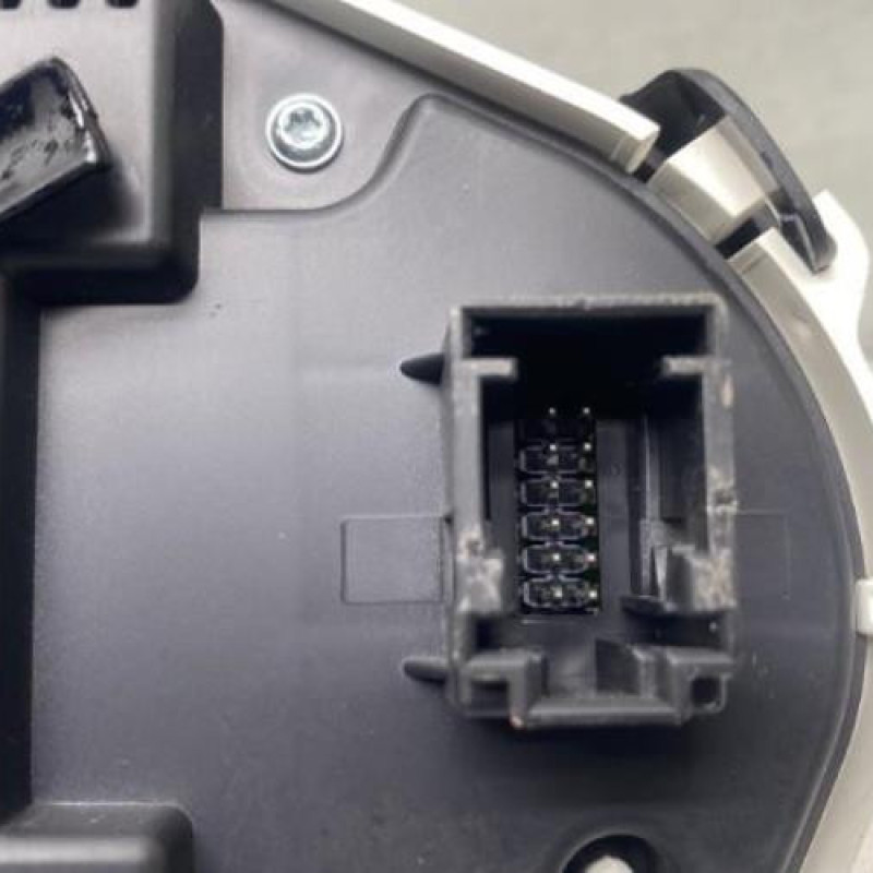 Compteur FORD FIESTA 6 Photo n°4