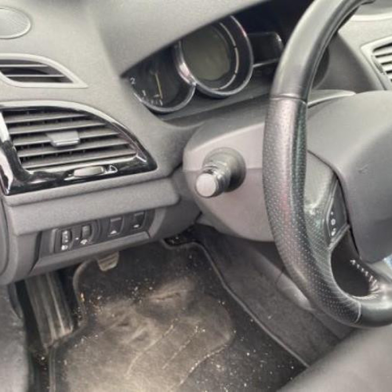 Charniere de capot RENAULT MEGANE 3 Photo n°17