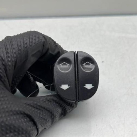 Interrupteur de leve vitre avant gauche FORD FIESTA 5