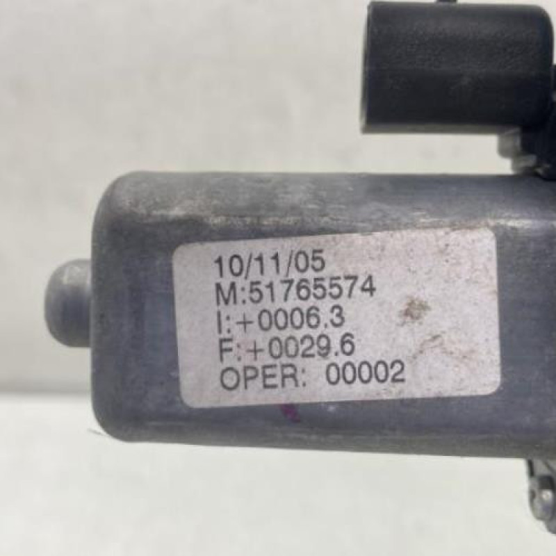 Leve vitre electrique avant droit FIAT GRANDE PUNTO Photo n°8