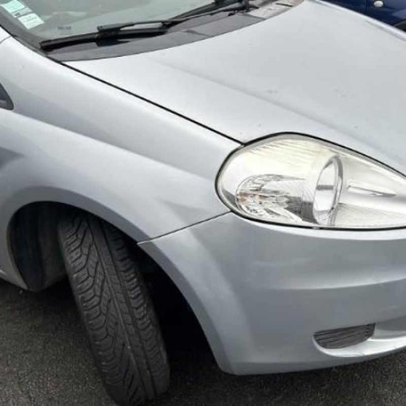Leve vitre electrique avant droit FIAT GRANDE PUNTO Photo n°9