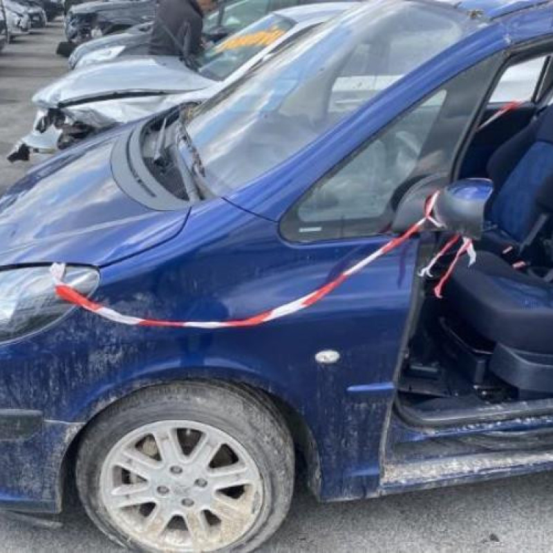 Air bag conducteur PEUGEOT 1007 Photo n°17