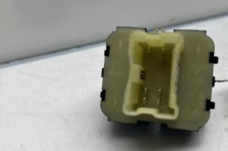 Interrupteur de leve vitre avant gauche RENAULT CLIO 4
