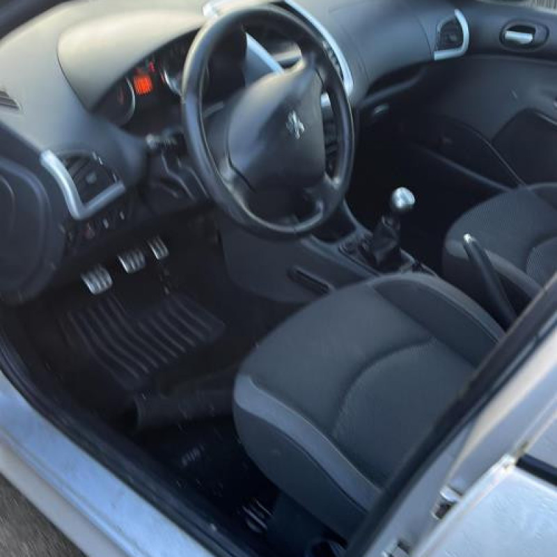 Verin de coffre PEUGEOT 206+ Photo n°9