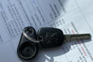 Serrure avant droit PEUGEOT 307