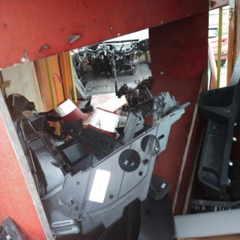 Compresseur clim RENAULT MASTER 3 Photo n°5