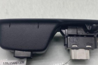 Interrupteur de leve vitre avant droit PEUGEOT 208 1