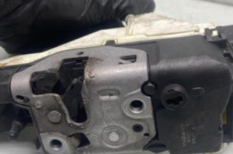 Serrure avant gauche PEUGEOT 308 1