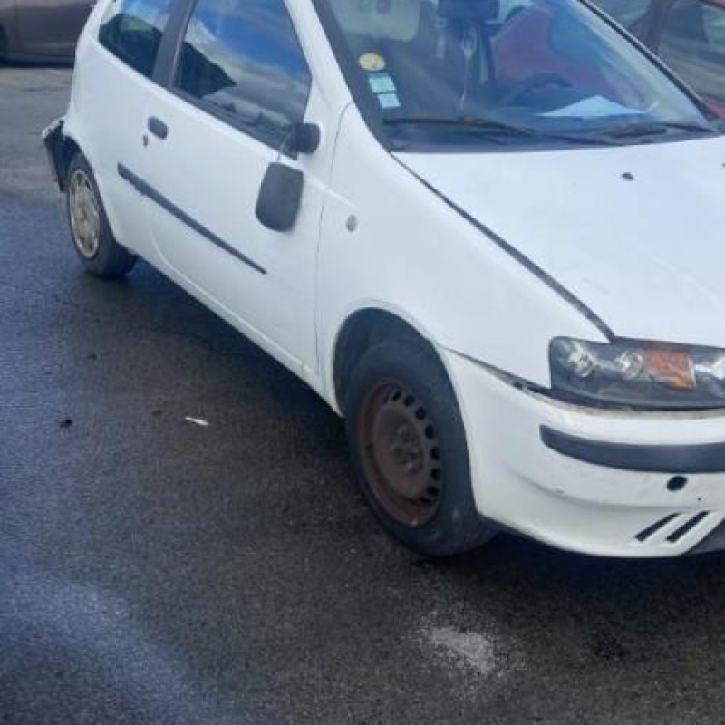Feu arriere principal gauche (feux) FIAT PUNTO 2 Photo n°9