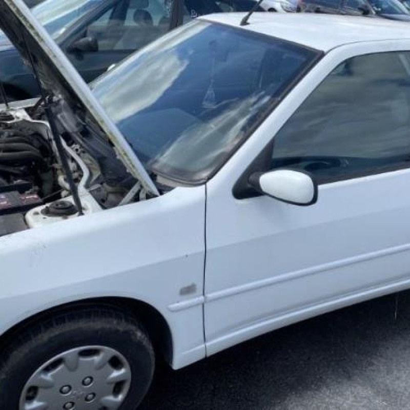 Porte avant droit PEUGEOT 306 Photo n°10
