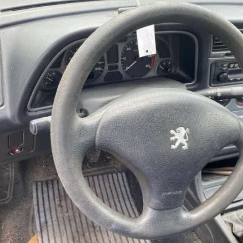 Porte avant droit PEUGEOT 306 Photo n°19