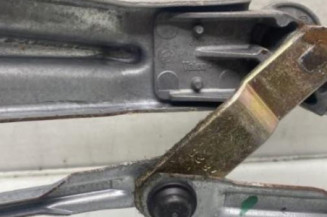 Moteur essuie glace avant RENAULT MEGANE 1