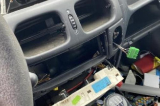 Serrure avant droit RENAULT MEGANE 1