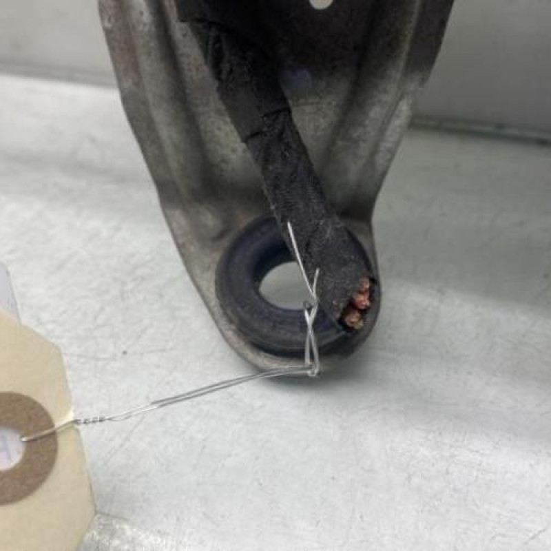 Moteur essuie glace avant VOLKSWAGEN PASSAT 5 Photo n°7