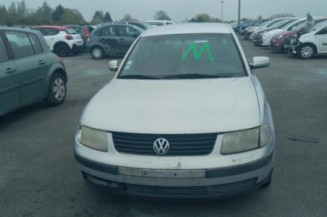 Retroviseur droit VOLKSWAGEN PASSAT 4