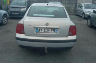 Retroviseur droit VOLKSWAGEN PASSAT 4