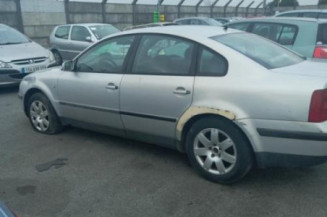 Retroviseur droit VOLKSWAGEN PASSAT 4