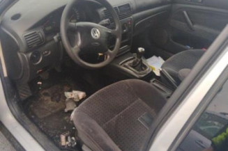 Retroviseur droit VOLKSWAGEN PASSAT 4