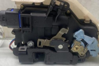 Serrure avant droit VOLKSWAGEN GOLF 5