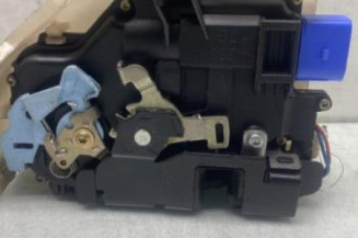 Serrure avant gauche VOLKSWAGEN GOLF 5