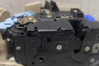 Serrure avant gauche VOLKSWAGEN GOLF 5