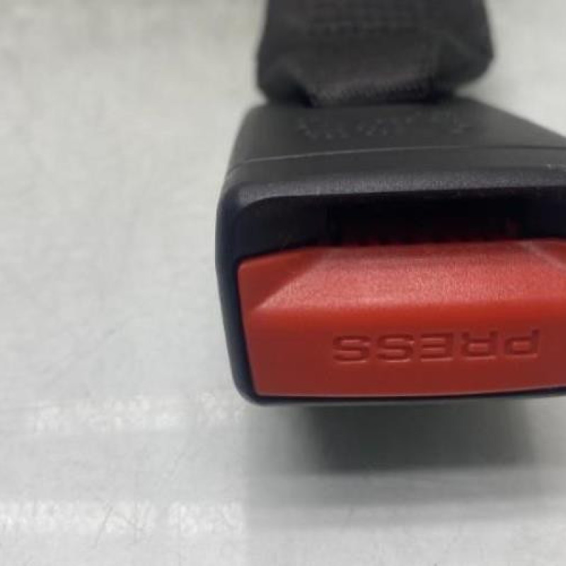 Attache ceinture arriere gauche BMW SERIE 1 F21 Photo n°3