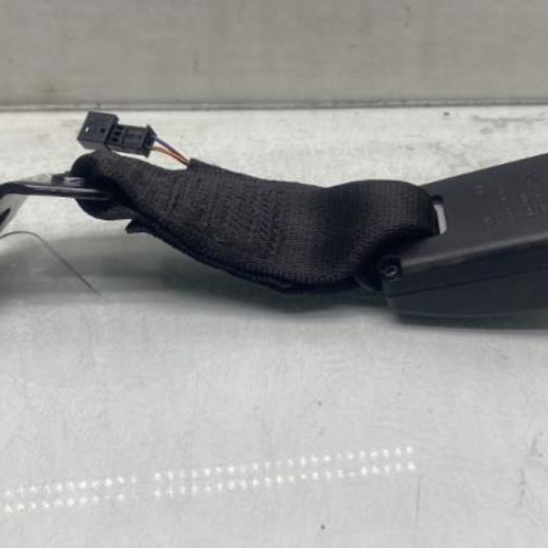 Attache ceinture arriere gauche BMW SERIE 1 F21 Photo n°4