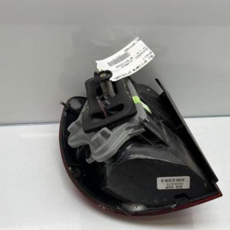 Feu arriere principal droit (feux) VOLKSWAGEN FOX Photo n°3