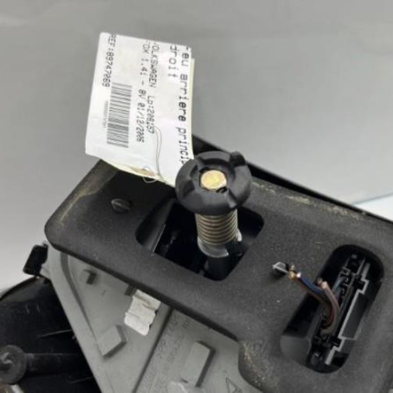 Feu arriere principal droit (feux) VOLKSWAGEN FOX Photo n°5