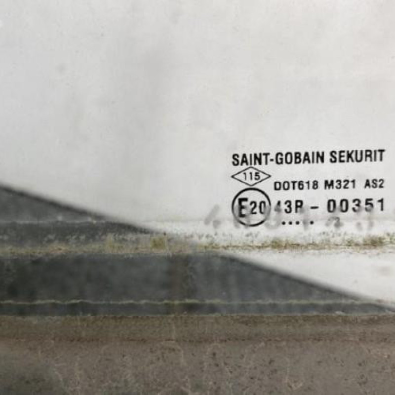 Vitre arriere gauche DACIA DUSTER 1 Photo n°3