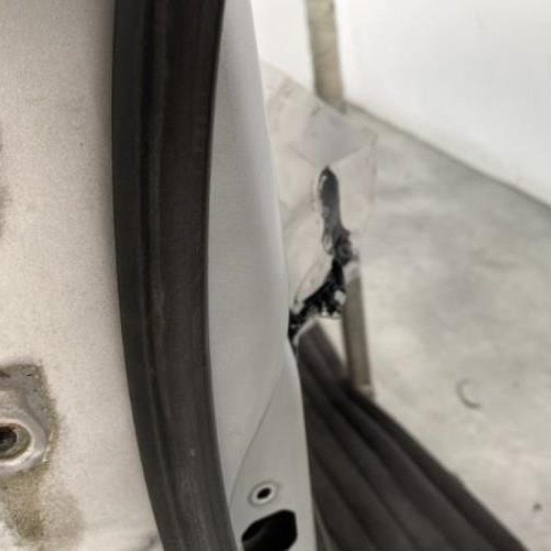 Porte avant droit SUZUKI SWIFT 3 Photo n°3