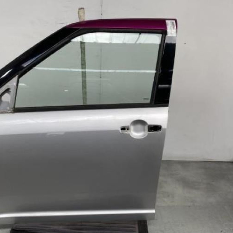 Porte avant gauche SUZUKI SWIFT 3 Photo n°1