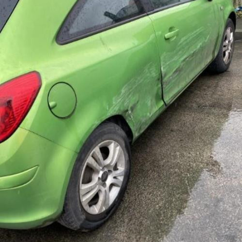 Feu arriere principal droit (feux) OPEL CORSA D Photo n°11