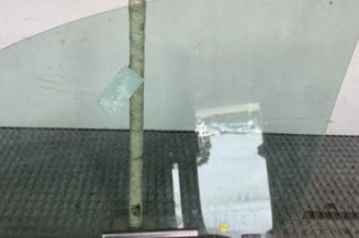 Vitre avant droit TOYOTA YARIS 3