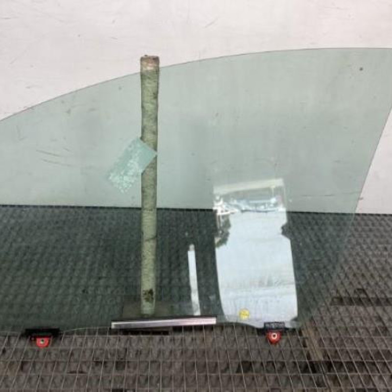 Vitre avant droit TOYOTA YARIS 3 Photo n°7