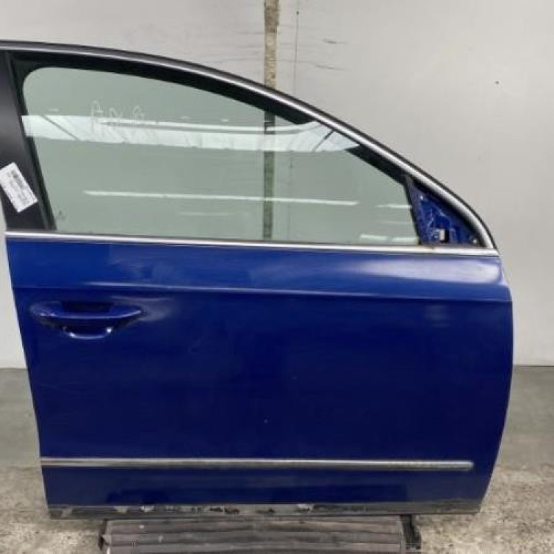 Porte avant droit VOLKSWAGEN PASSAT 5 Photo n°1