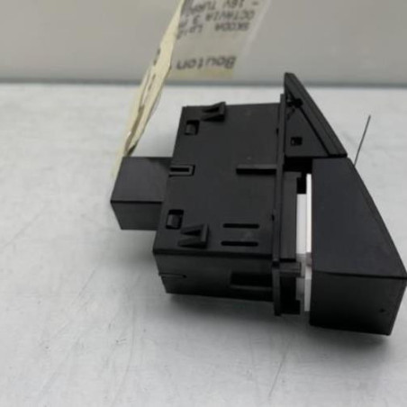 Bouton de warning SKODA OCTAVIA 3