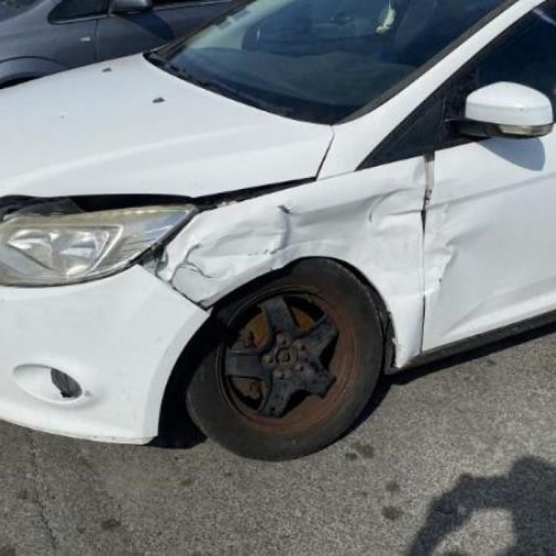 Feu arriere principal droit (feux) FORD FOCUS 3 Photo n°17