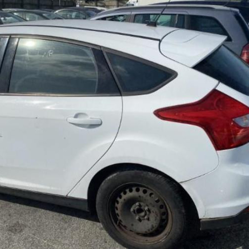 Feu arriere principal droit (feux) FORD FOCUS 3 Photo n°19