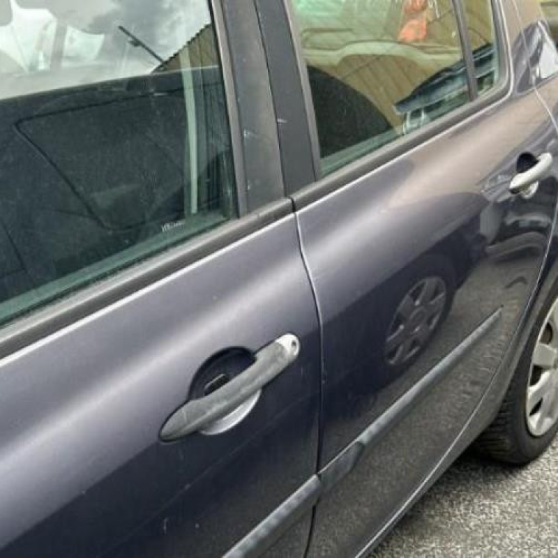 Feu arriere principal droit (feux) RENAULT CLIO 3 Photo n°8