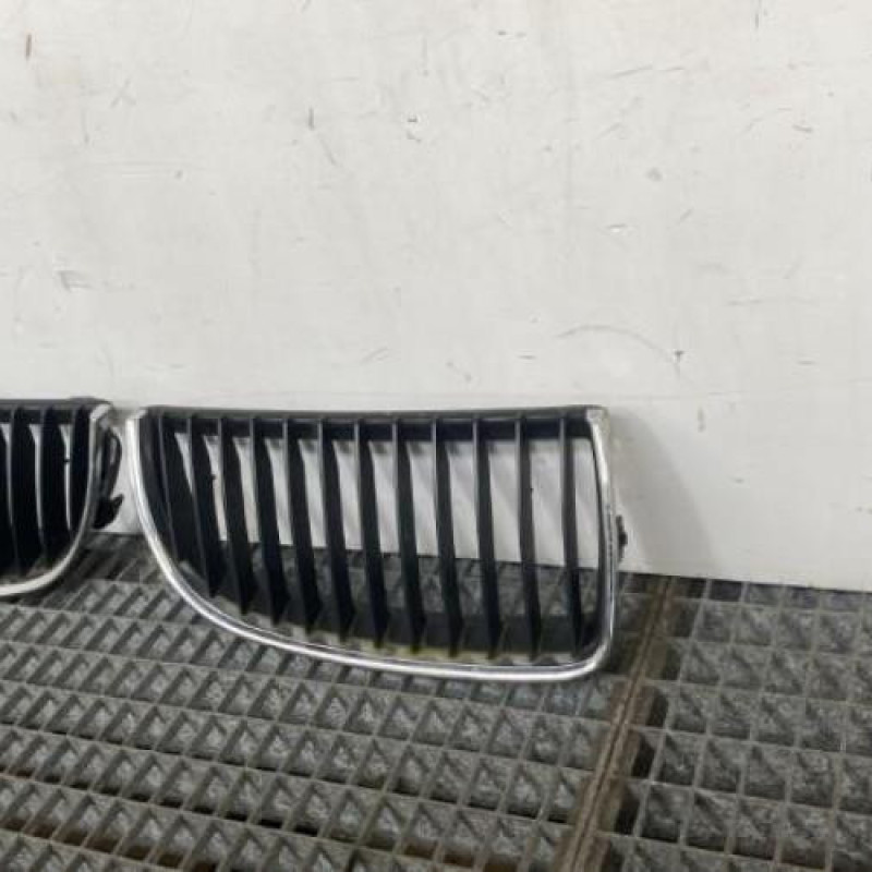 Calandre BMW SERIE 3 E91 Photo n°3