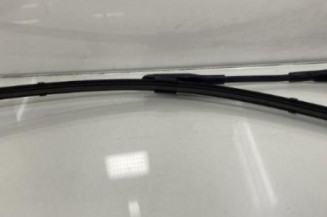 Bras essuie glace avant gauche MERCEDES CLASSE CLA 117