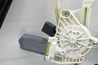 Leve vitre electrique avant droit MERCEDES CLASSE CLA 117