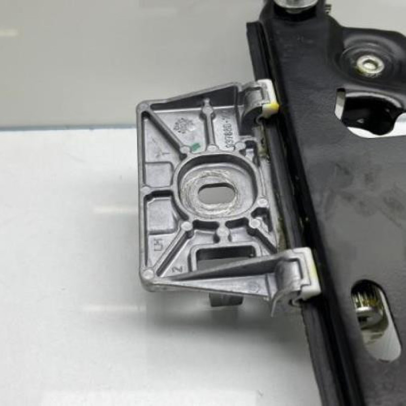 Leve vitre electrique avant gauche MERCEDES CLASSE CLA 117 Photo n°4