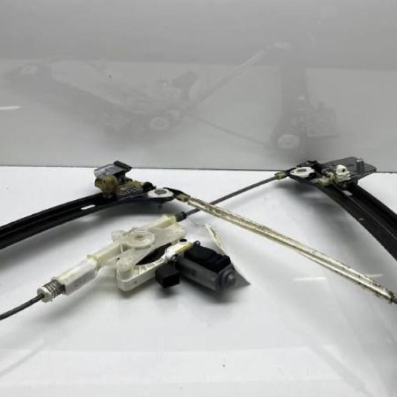 Leve vitre electrique avant gauche MERCEDES CLASSE CLA 117 Photo n°9