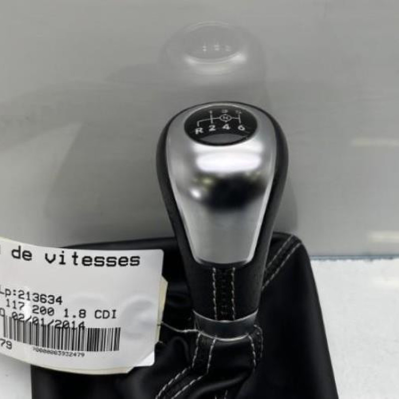 Pommeau de vitesses MERCEDES CLASSE CLA 117 Photo n°2