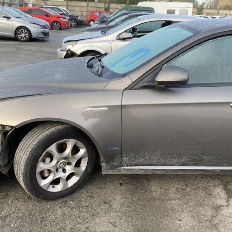 Feu arriere secondaire gauche (feux) ALFA ROMEO 159 Photo n°14