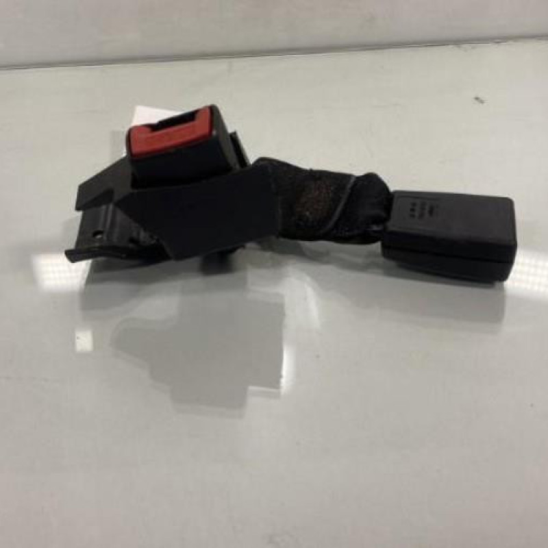 Attache ceinture arriere gauche RENAULT CLIO 3 Photo n°1