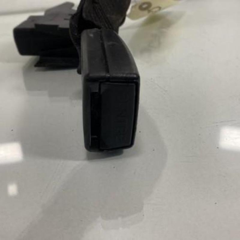 Attache ceinture arriere gauche RENAULT CLIO 3 Photo n°3