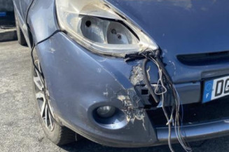 Attache ceinture arriere gauche RENAULT CLIO 3